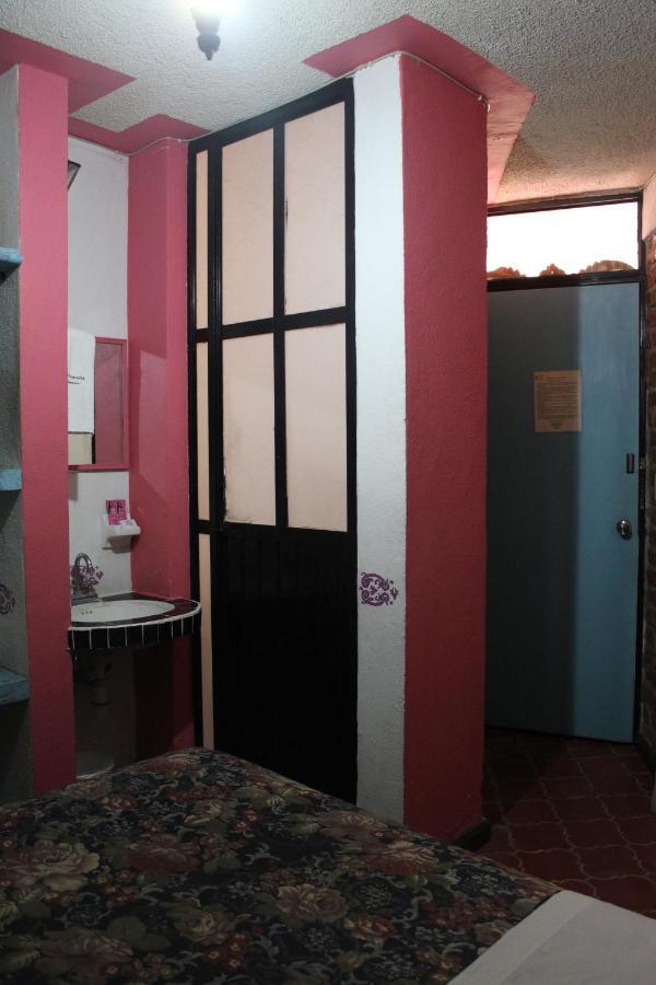 Hotel Posada Chamacuero Comonfort Esterno foto